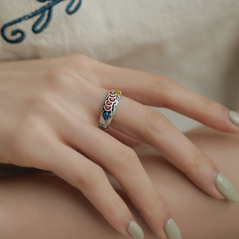 Fashion item, copper ring, fortune, good luck. Ethnic flavor, a meaningful girl, a ring that can be worn on any outfit